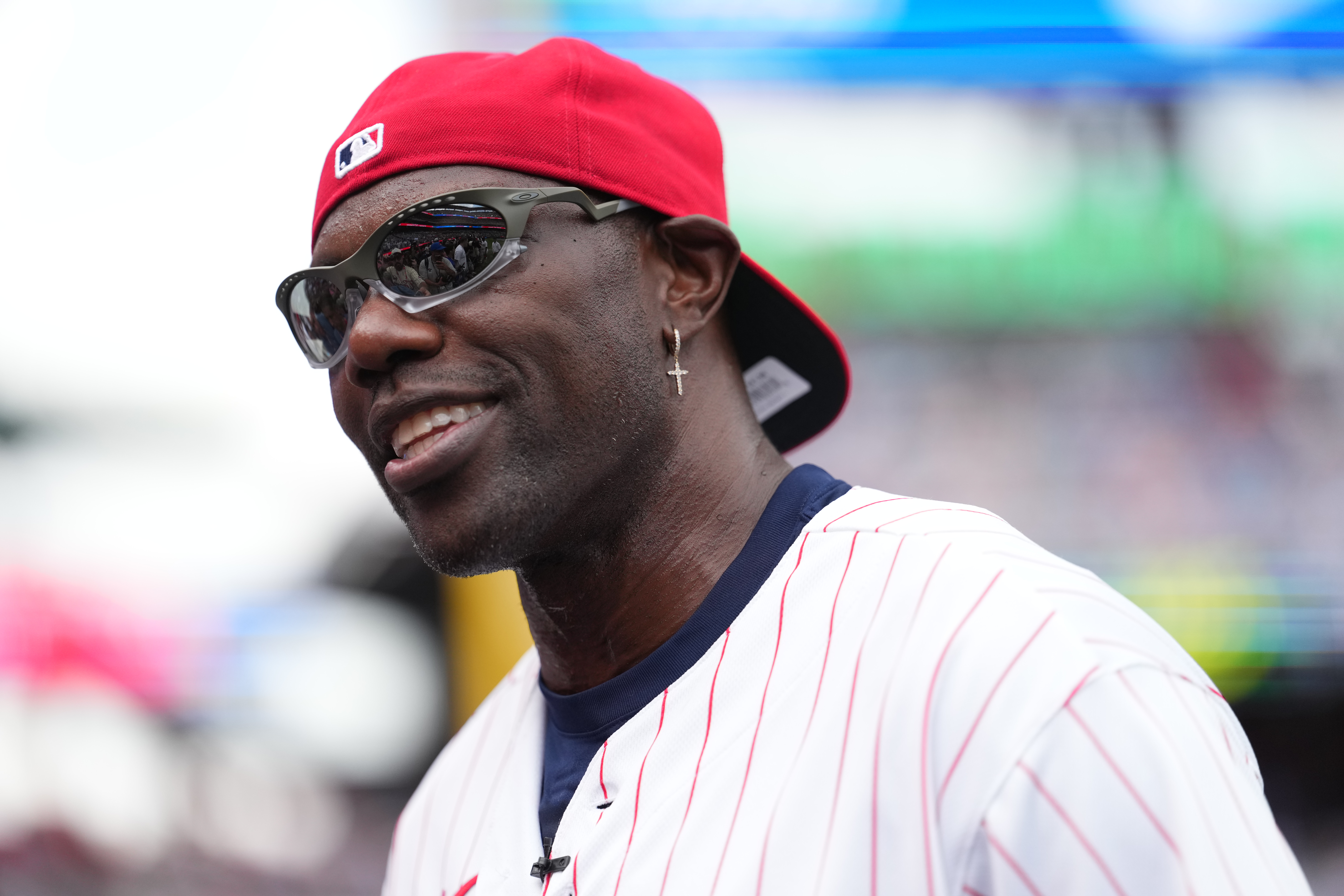 Trailer for Terrell Owens documentary revisits receiver's driveway workout during Eagles holdout — Villanova Community news